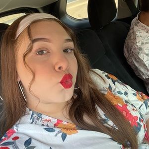 Meet your Posher, Sky